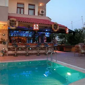 فندق Adonis, مرمريس